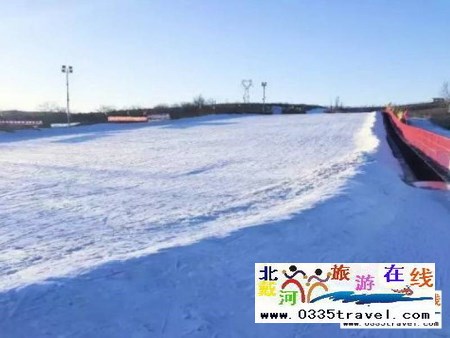 秦皇島山海關(guān)紫云山滑雪場(chǎng)