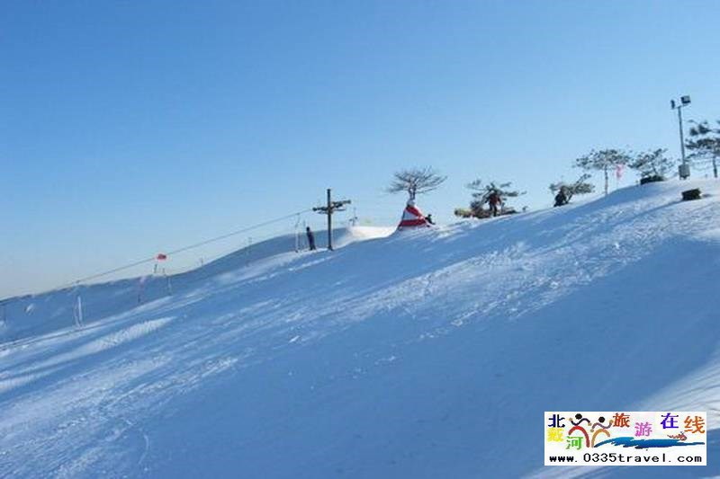秦皇島山海關(guān)紫云山滑雪場(chǎng)